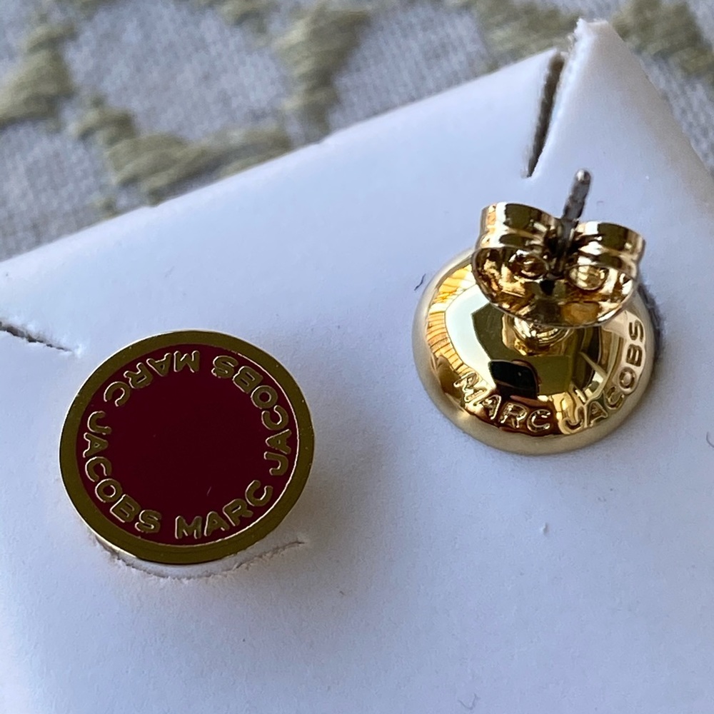 NWOT Marc Jacobs Gold Enamel Logo Disc Stud Earrings NWT